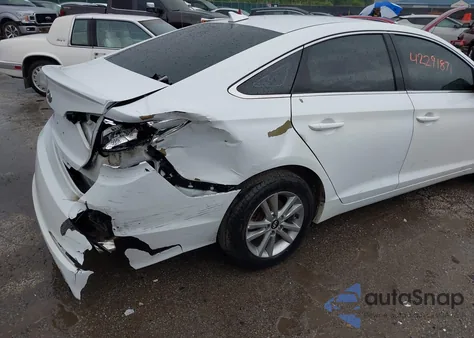2017 Hyundai Sonata z USA, uszkodzony, nr VIN 5NPE24AF3HH469432